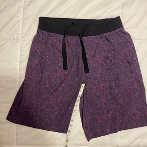 Men’s Lululemon Starry Night 11” shorts